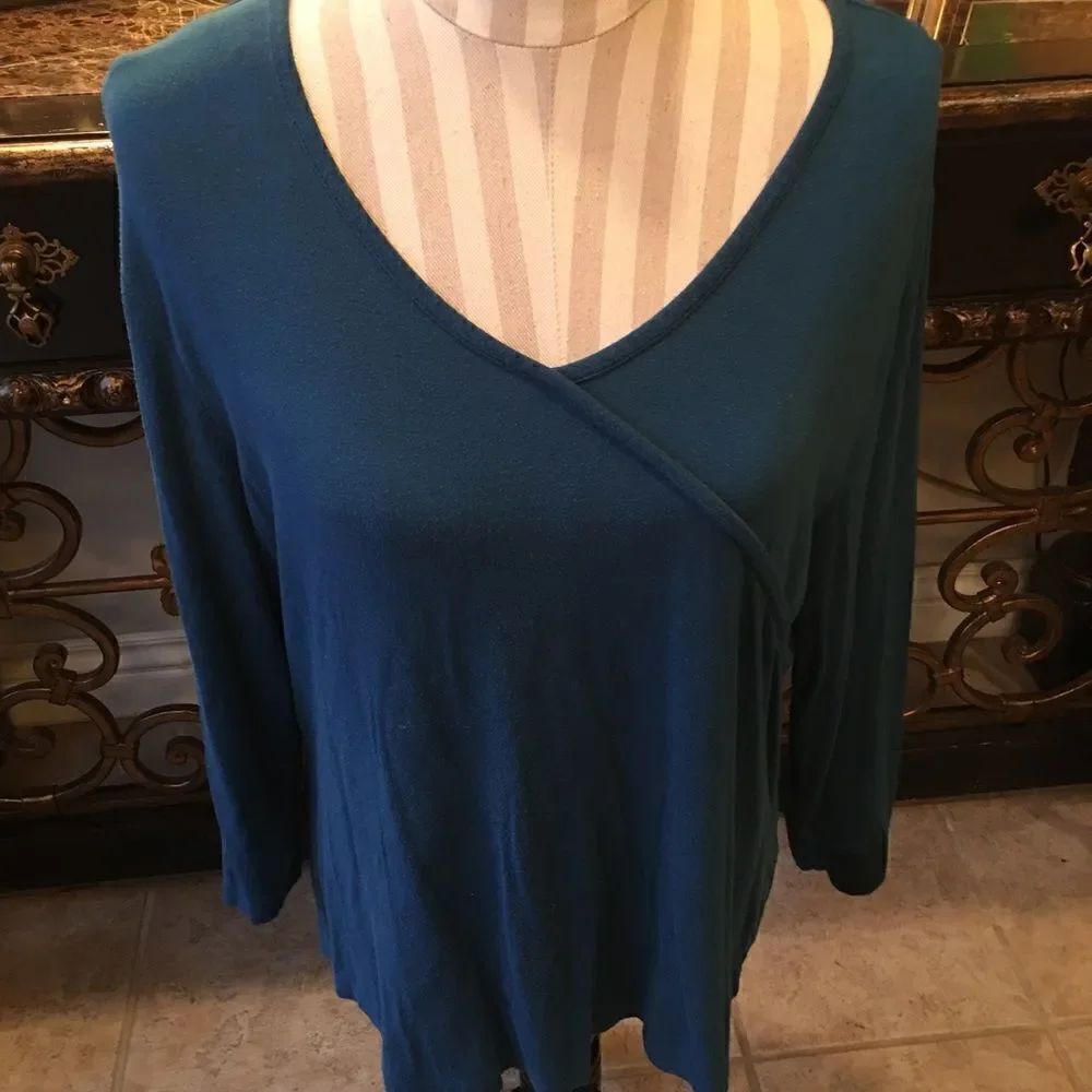 DARK BLUE Box Cut Top - Picture 5 of 8